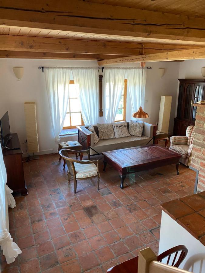 Apartman Na Statku Miskovice  Luaran gambar