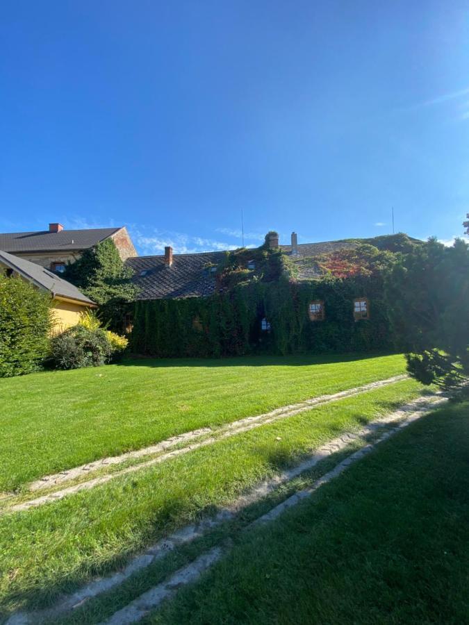 Apartman Na Statku Miskovice  Luaran gambar